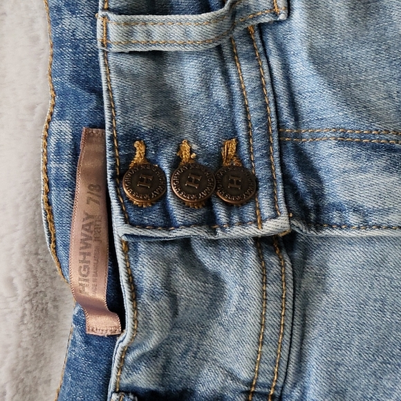 Highway Jeans Shorts.(A) - Picture 2 of 4